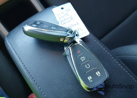 2018 Chevrolet Cruze Lt Auto from USA, damaged, VIN 1G1BE5SMXJ7186753